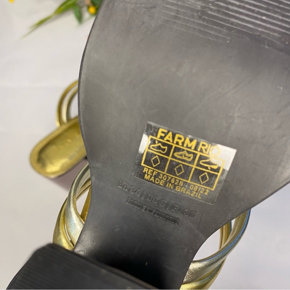 Farm Rio Block Heel Slide Sandal Womens Shoe
Metallic Gold Silver Size 6 - Picture 10 of 15